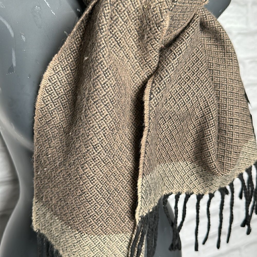 Jacquard Scarf - Picture 2 of 3